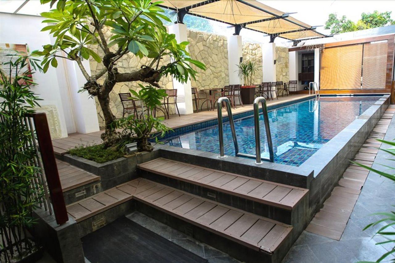 Favor Hotel Makassar City Center By Life Экстерьер фото