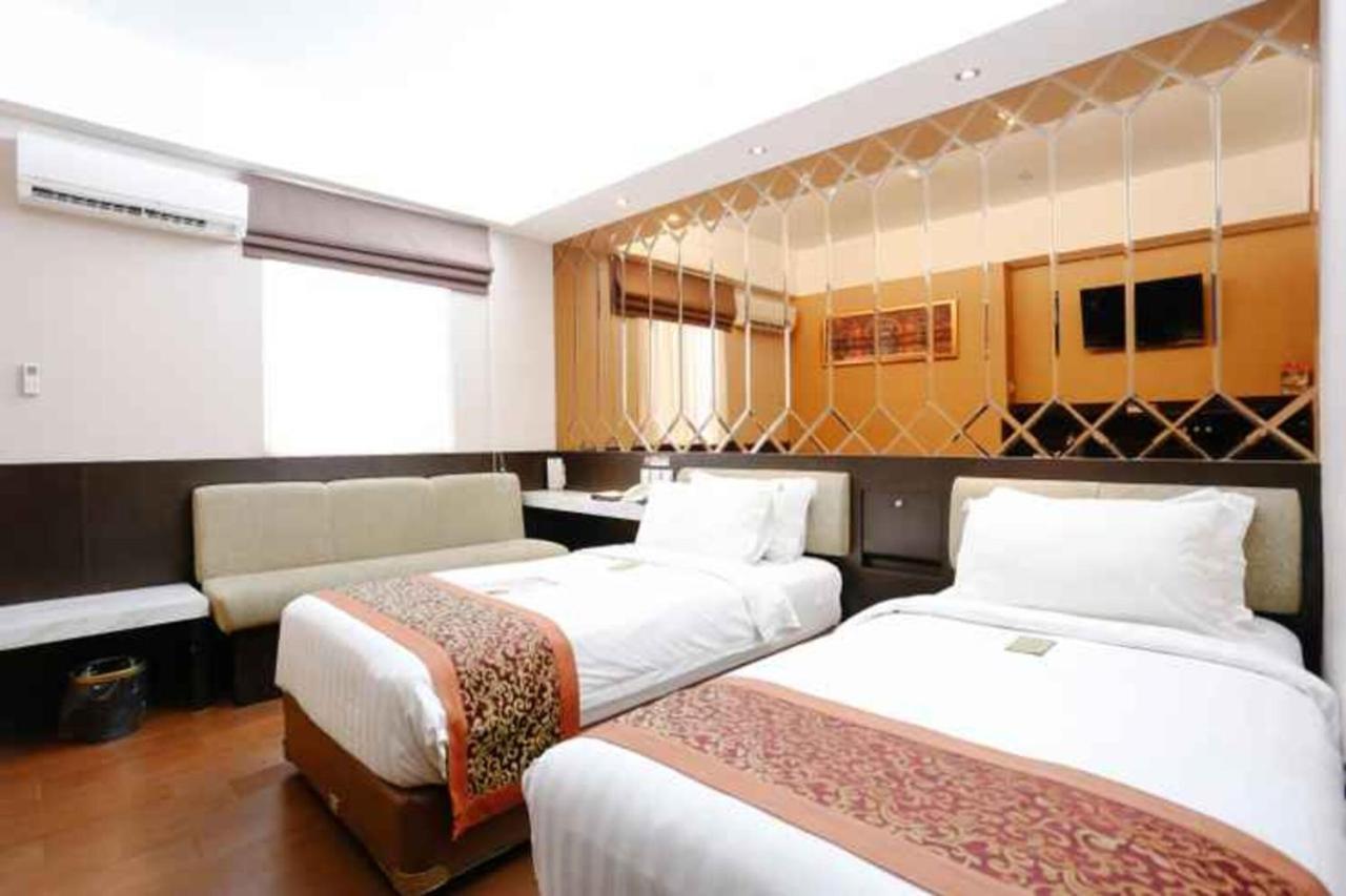 Favor Hotel Makassar City Center By Life Экстерьер фото