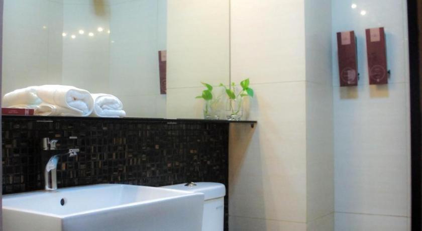 Favor Hotel Makassar City Center By Life Экстерьер фото